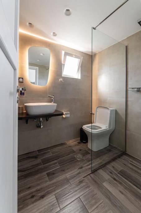 Elegant Fully Equipped Apartment Near City Centre كاندية المظهر الخارجي الصورة
